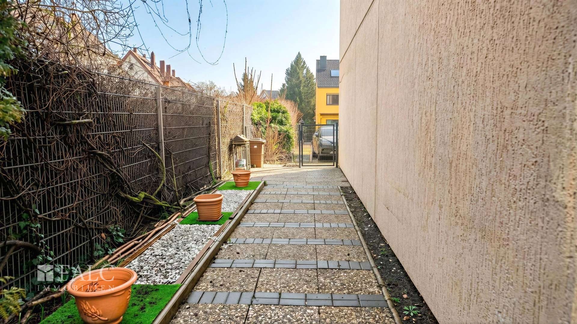 Eingangsbereich zum Keller und Garten